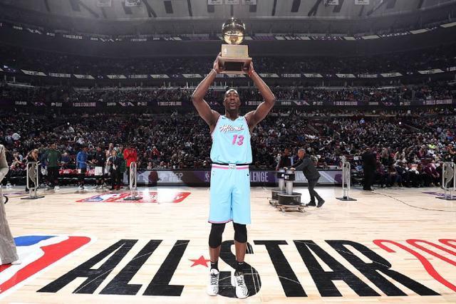 胡明轩20+8广东胜宁波 孙铭徽32分广厦负四川