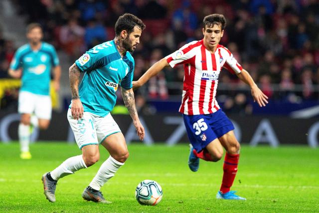 骑士险胜篮网开季11连胜 文班24+16马刺负爵士